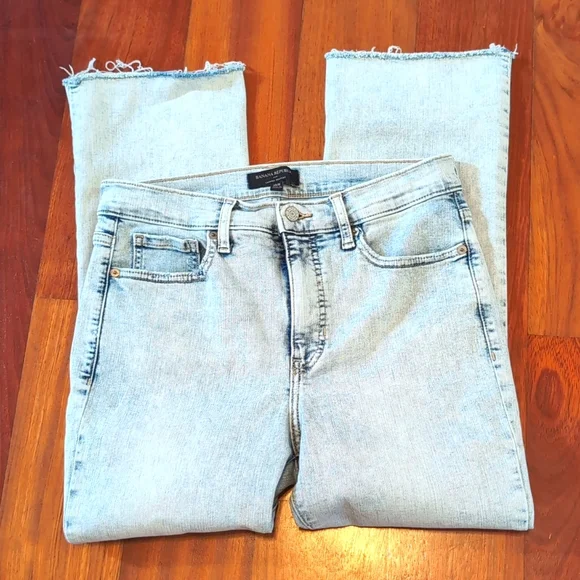 Banana Republic High Rise, Raw Cut, Crop - Picture 2 of 5